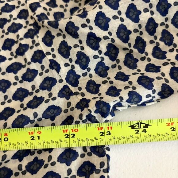 Velvet by Graham & Spencer Blouse Women's Medium Floral Button Up Lightweight - Picture 8 of 8
